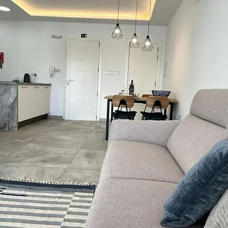 Beautiful Studio In Spb With Views By Homely Apartament St Paul's Bay