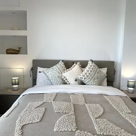 Appartement Beautiful Studio In Spb With Views By Homely